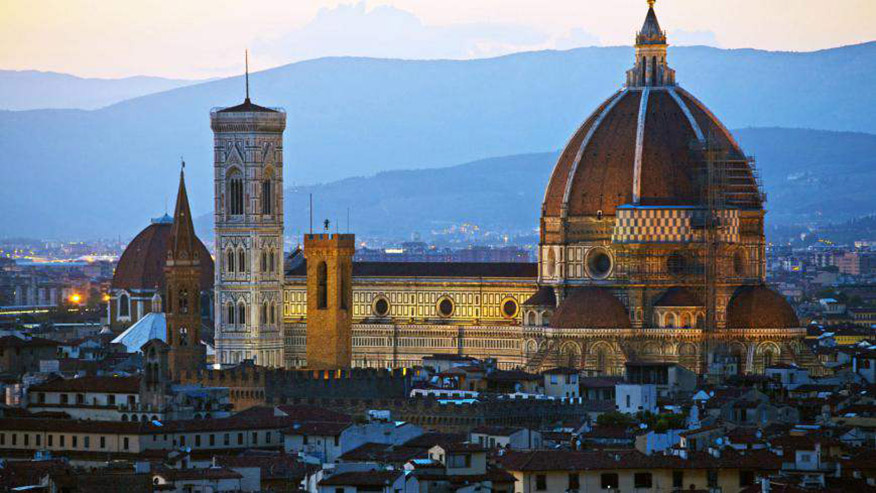 出国去意大利留学一年10万够吗
